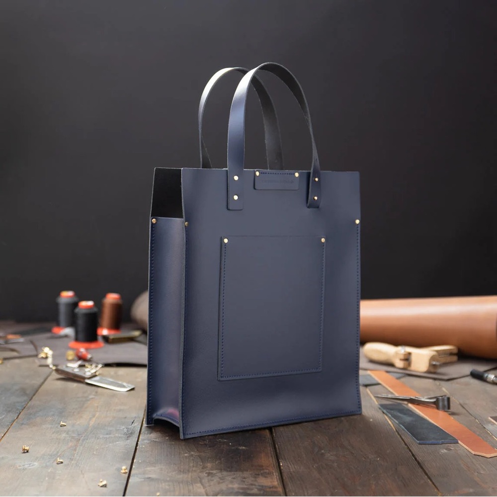 The Satchel Leather Co: Elegant Navy Blue Leather Tote Bag - Picture 8 of 14